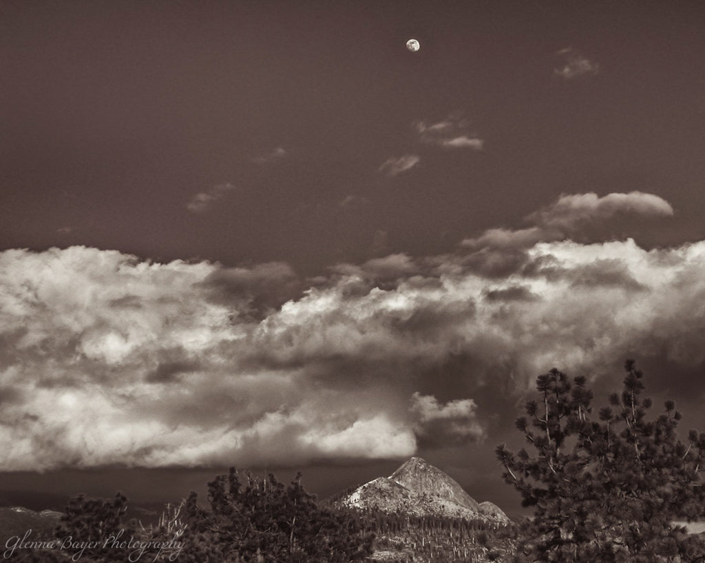 Moonrise at Glacier Point in California